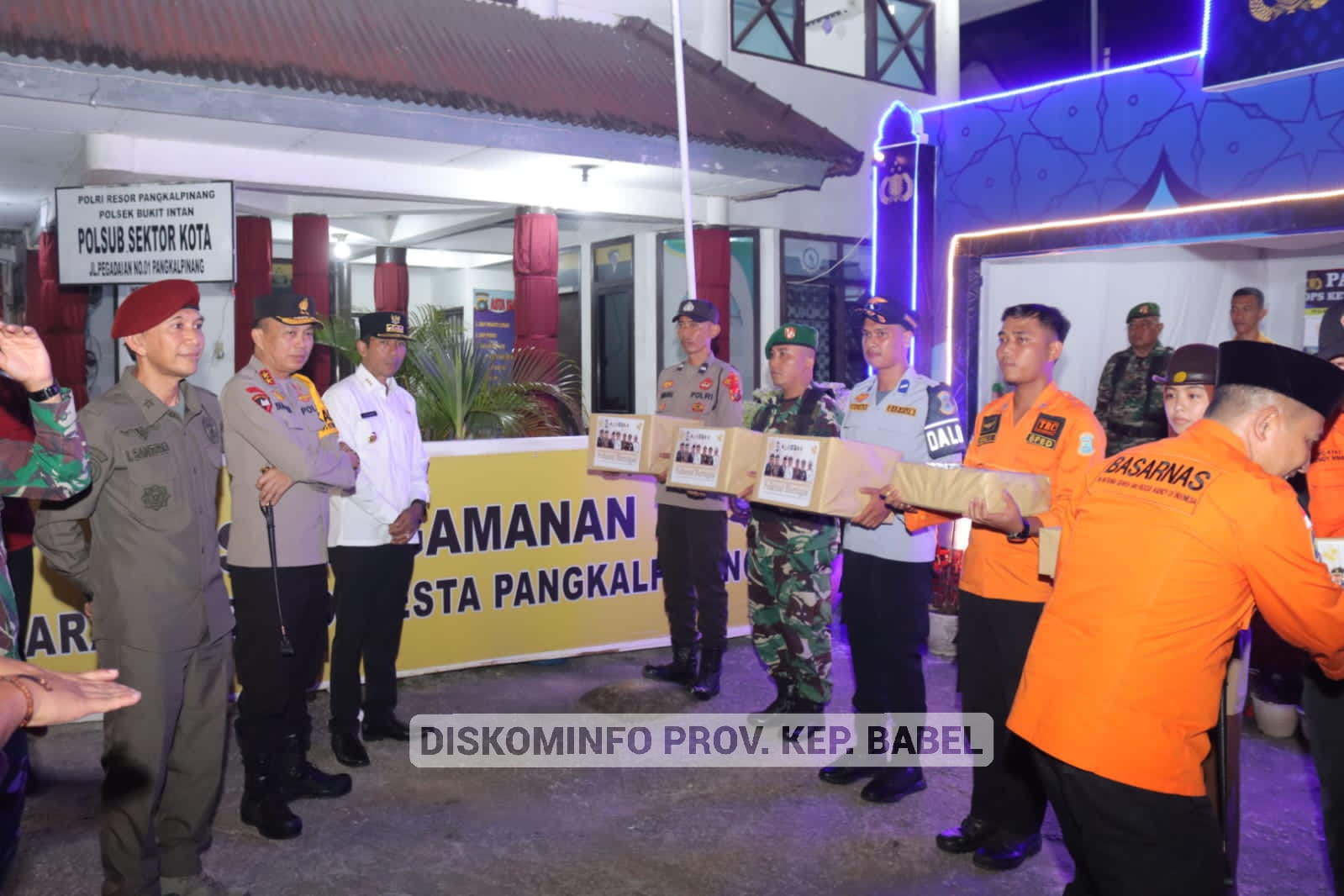 Teks Foto:Pj Gubernur Suganda Gelar Patroli Pemantauan Malam Takbiran Idul Fitri 1444 Hijriah(Foto Humas)