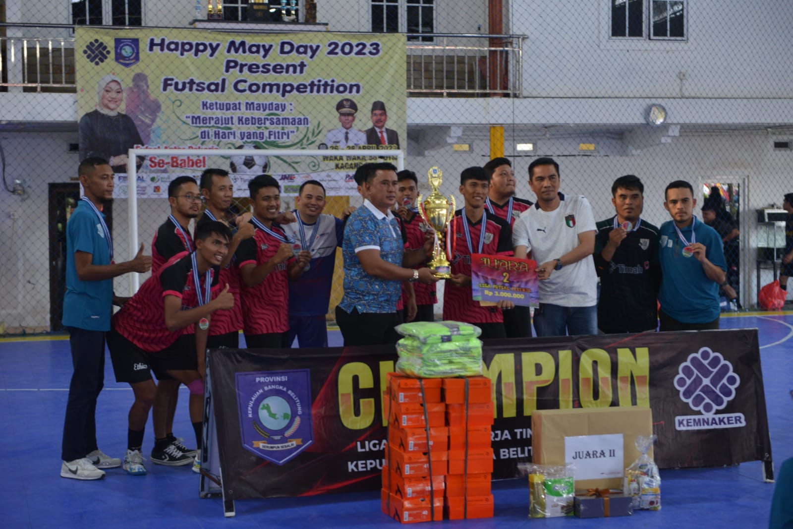 Teks Foto : Liga Futsal Disnaker Babel, Tim Futsal PT. Timah Sabet Juara II ( Foto Humas)