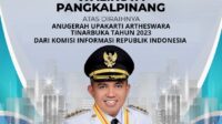 Teks Foto:Molen Raih Penghargaan Upakarti Artheswara Tinarbuka, Kategori 3 Wali Kota Terbaik di Indonesia(Foto Humas)