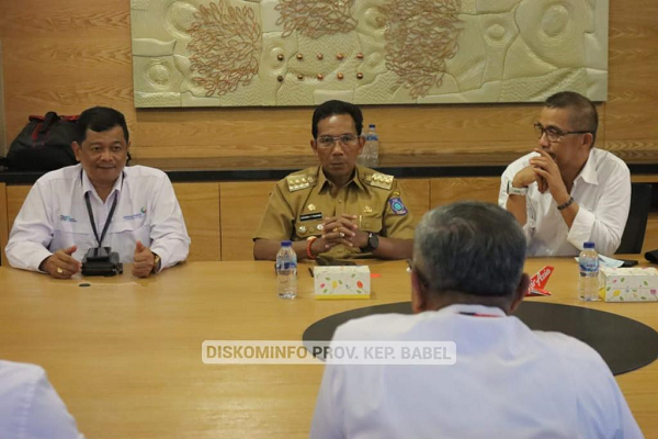 Pj Gubernur Suganda Harapkan Air Asia Buka Rute Penerbangan ke Bangka Belitung. (Diskominfo.Prov. Kep Babel)