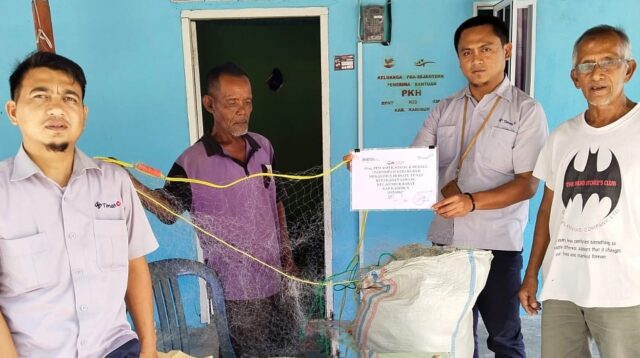 Untuk meningkatkan hasil tangkapan nelayan, PT Timah Tbk kembali menyerahkan bantuan kepada kelompok nelayan di Kundur Barat.