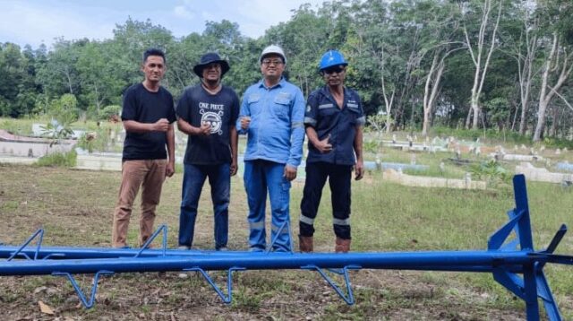 PT Timah Tbk Serahkan Tiang Lampu Hasil Daur Ulang untuk Menyinari Fasilitas Umum di Kundur