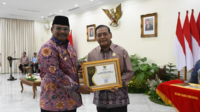 Pemprov Bangka Belitung menerima penghargaan Anugerah Keterbukaan Informasi Tahun 2023 dari Komisi Informasi Pusat