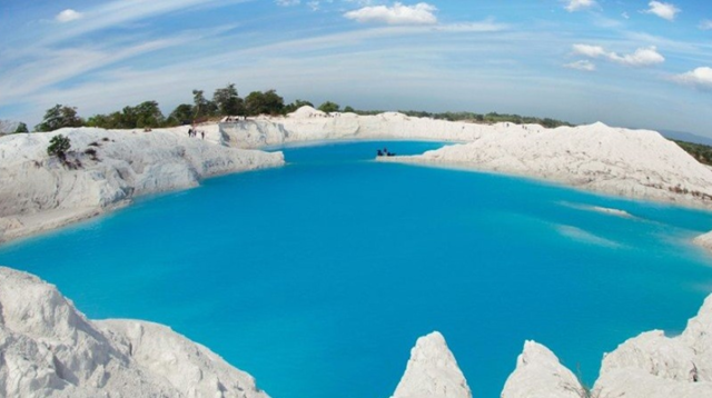 Danau Kaolin Aek Biru. (Foto: Dok istimewa)